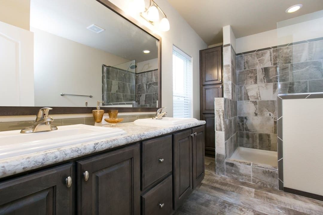 Columbia river multi-section bathroom home features