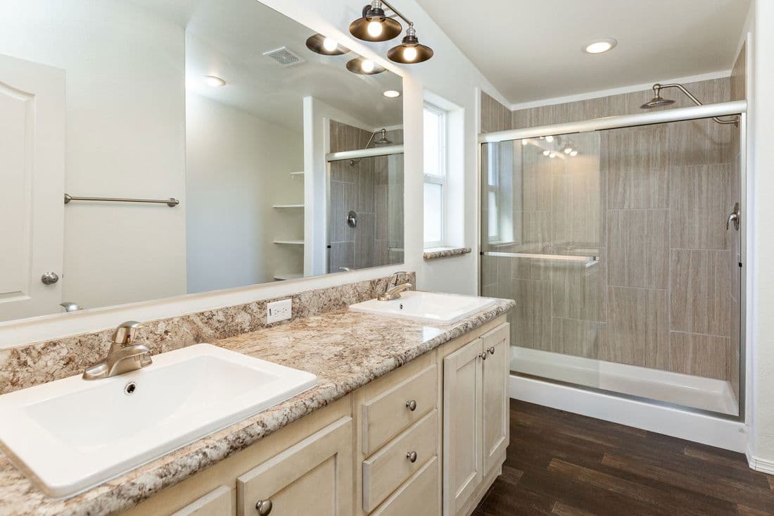 Columbia river multi-section 2017 bathroom home features