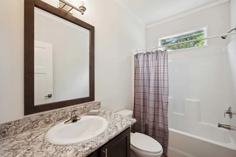 Hillcrest bathroom home features